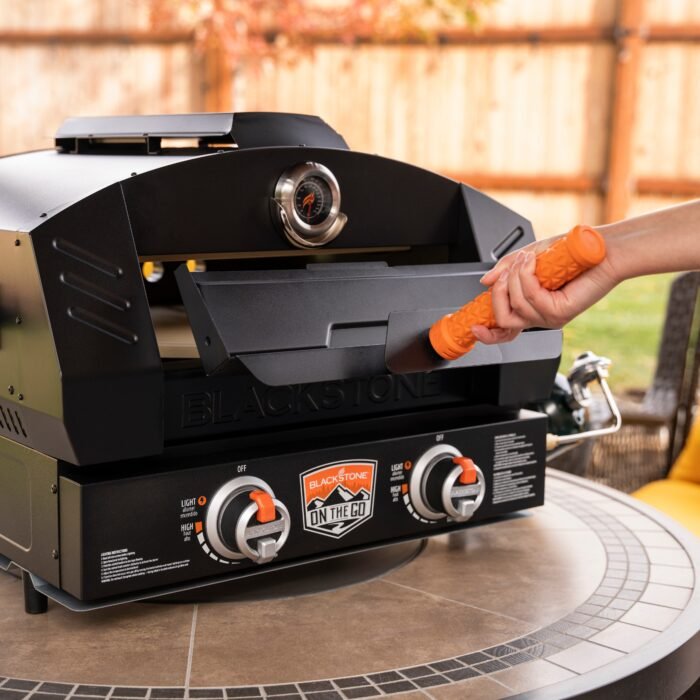 6963_OTGPizzaOven_InUse_08_1