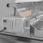 Lion 75000 32 Inch Stainless Steel Freestanding Gas Grill - Image 3