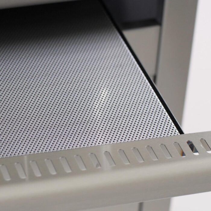 Blaze-LTE-32-Inch-Built-In-Gas-Grill-BLZ-4LTE2MG-17_b54f8438-4917-4957-89fa-8c9831ff6206