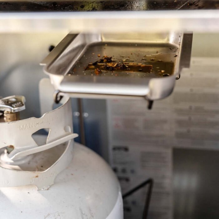 MONU_MesaTableGrill_24-165