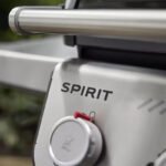 Weber Spirit E-335 Gas Barbecue with Sear Zone and Side Burner - Image 4